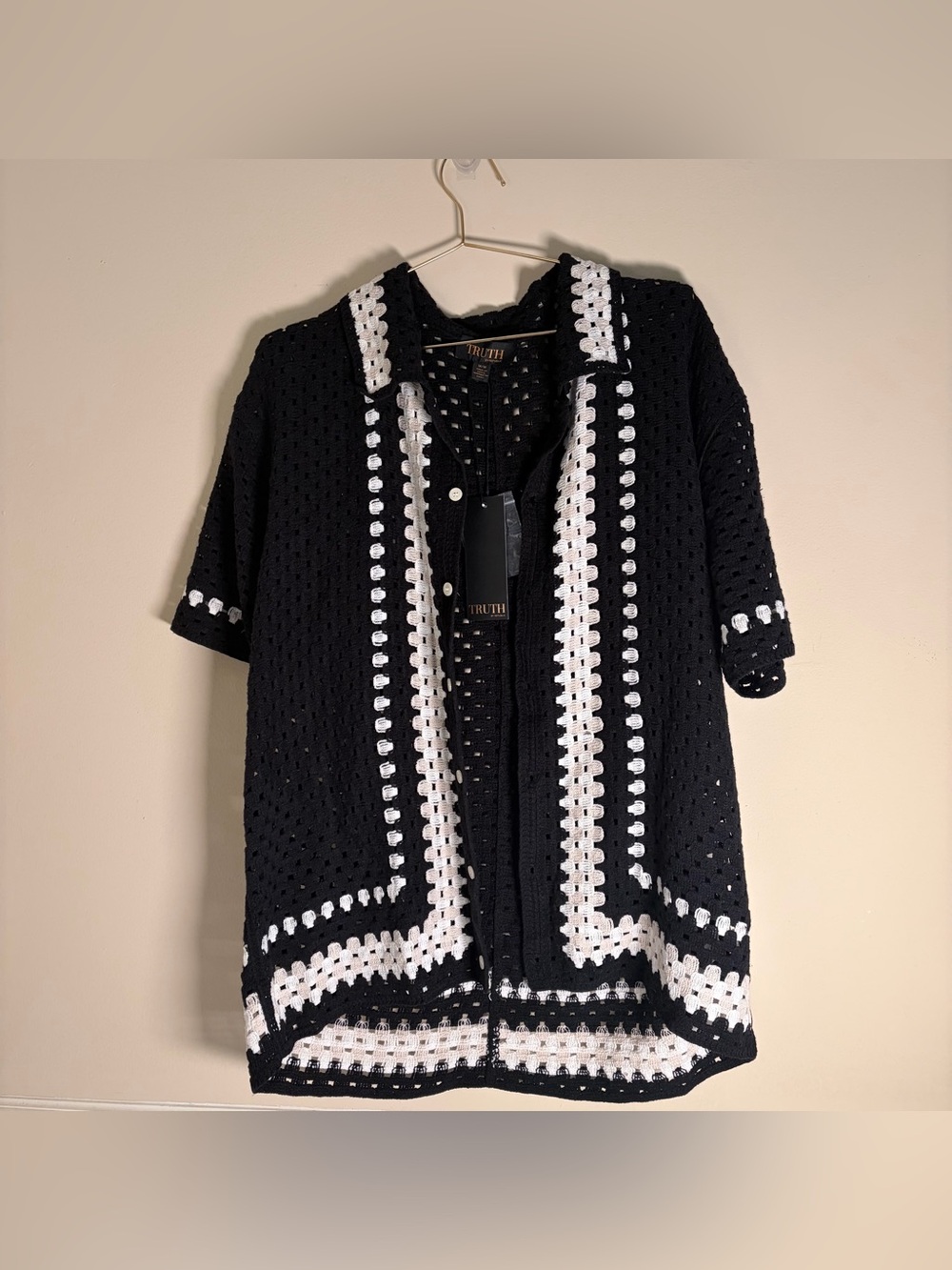 Truth by Republic Men’s Black & White Crochet shirt